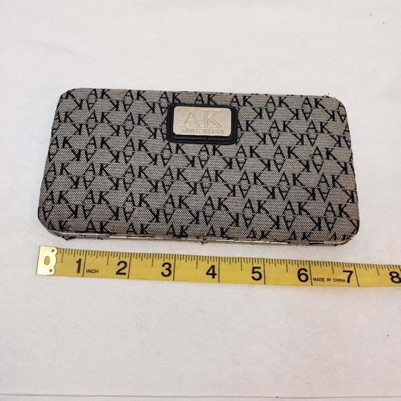 Anne Klein Hard Case Wallet - Picture 6 of 7